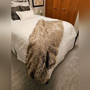 Blanket throw -Faux fur